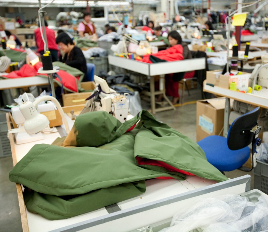 Arcteryx_BirdNestCape_factory_image_1